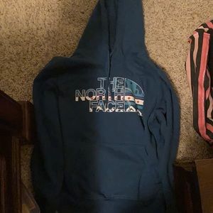 Men’s north face hoodie